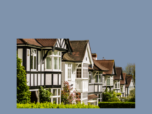 A row of well-presented houses. Cash property Buyer assists people in Derby and Nottingham to sell their houses fast.